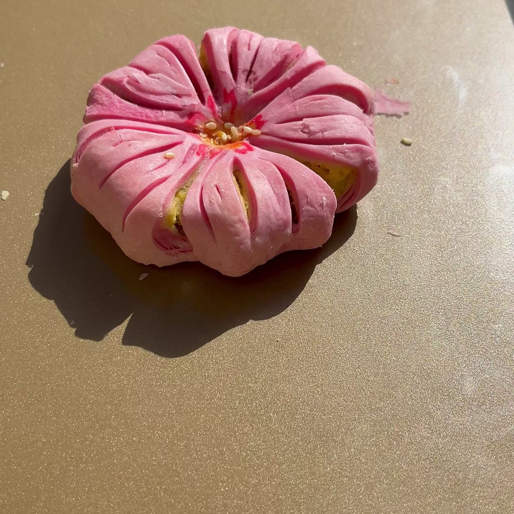 櫻花酥綠豆餡或紅豆餡 Sakura Pastry with Mung Bean or Red Bean Filling 사쿠라 페이스트리 – 녹두앙금 또는 팥앙금 桜ペストリー（緑豆あん または 小豆あん）